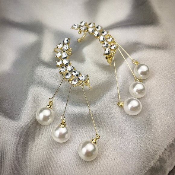Elegant Pearl Dangle Earrings - Picture 3 of 3
